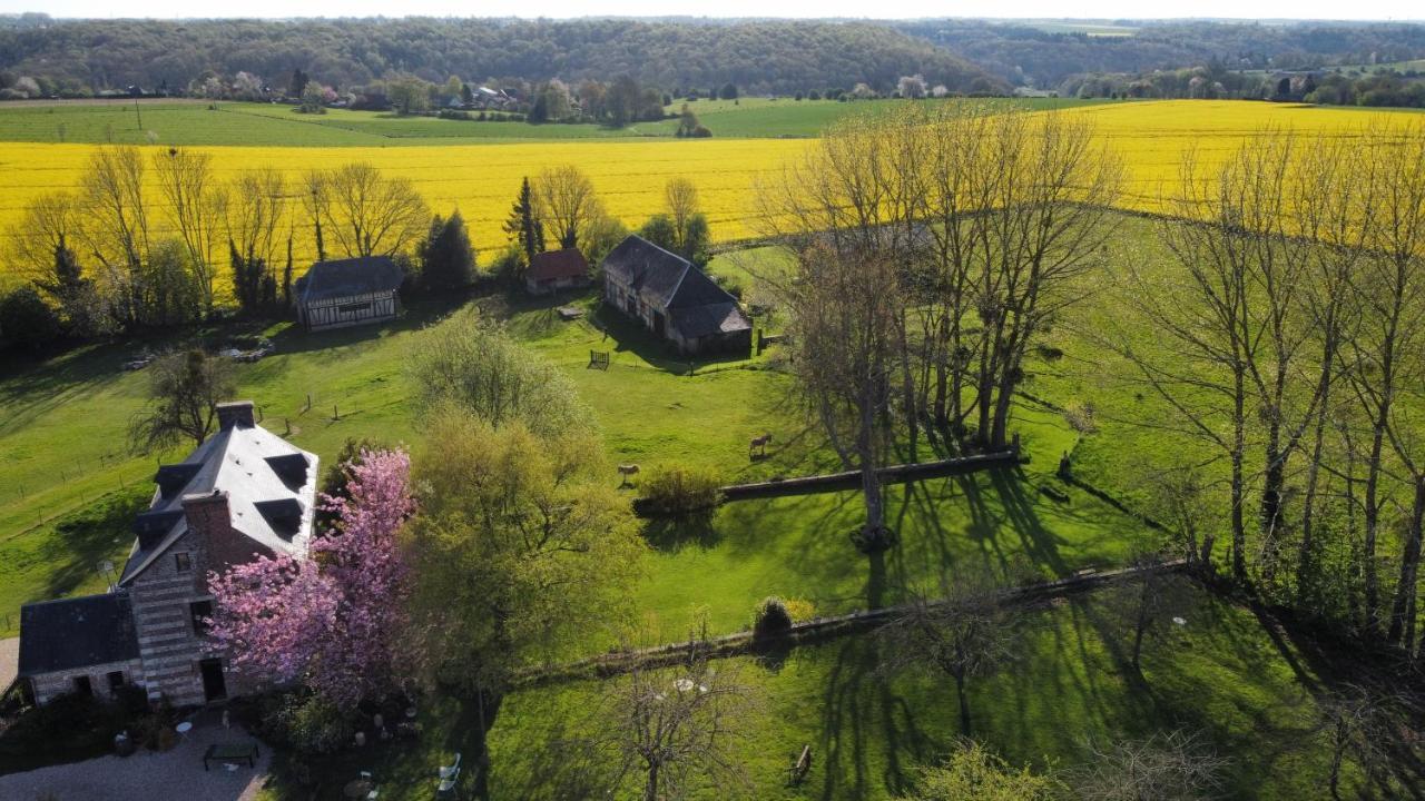 Le Petit Manoir De La Vernelle Bed & Breakfast Fourmetot Eksteriør bilde