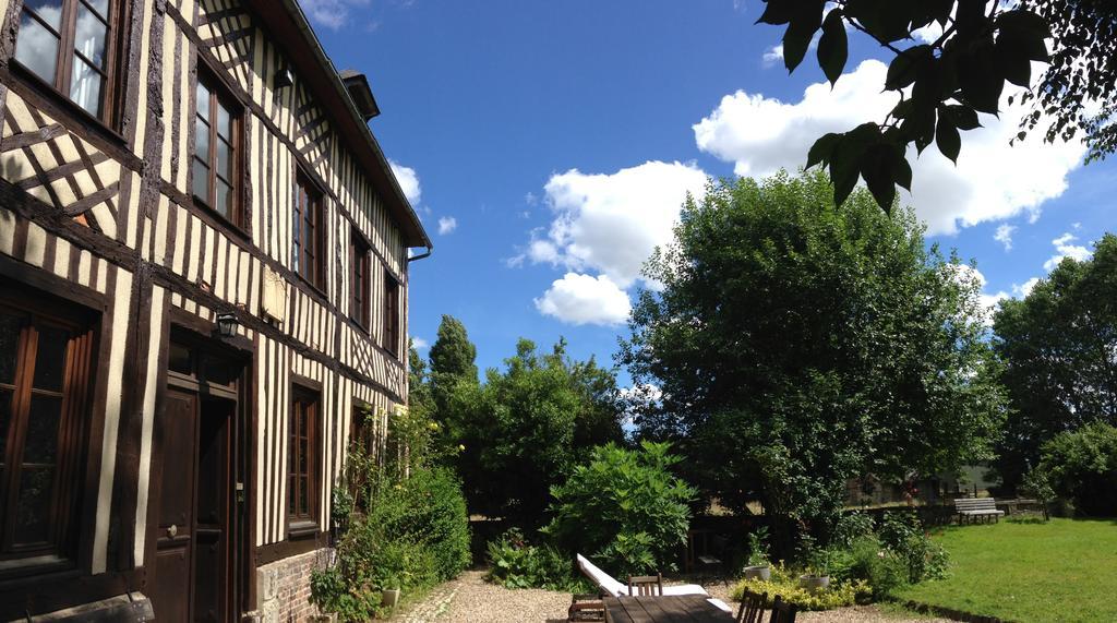 Le Petit Manoir De La Vernelle Bed & Breakfast Fourmetot Eksteriør bilde