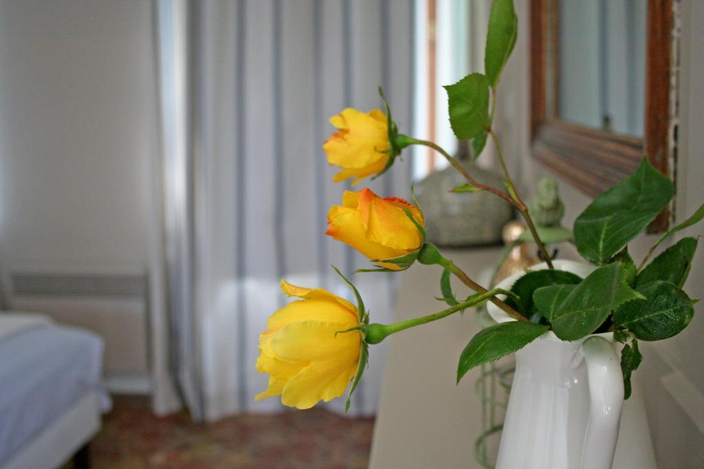 Le Petit Manoir De La Vernelle Bed & Breakfast Fourmetot Rom bilde