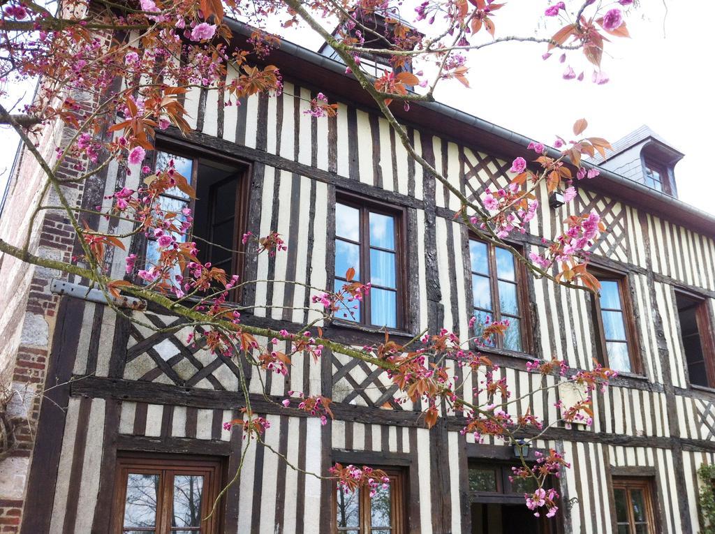 Le Petit Manoir De La Vernelle Bed & Breakfast Fourmetot Eksteriør bilde